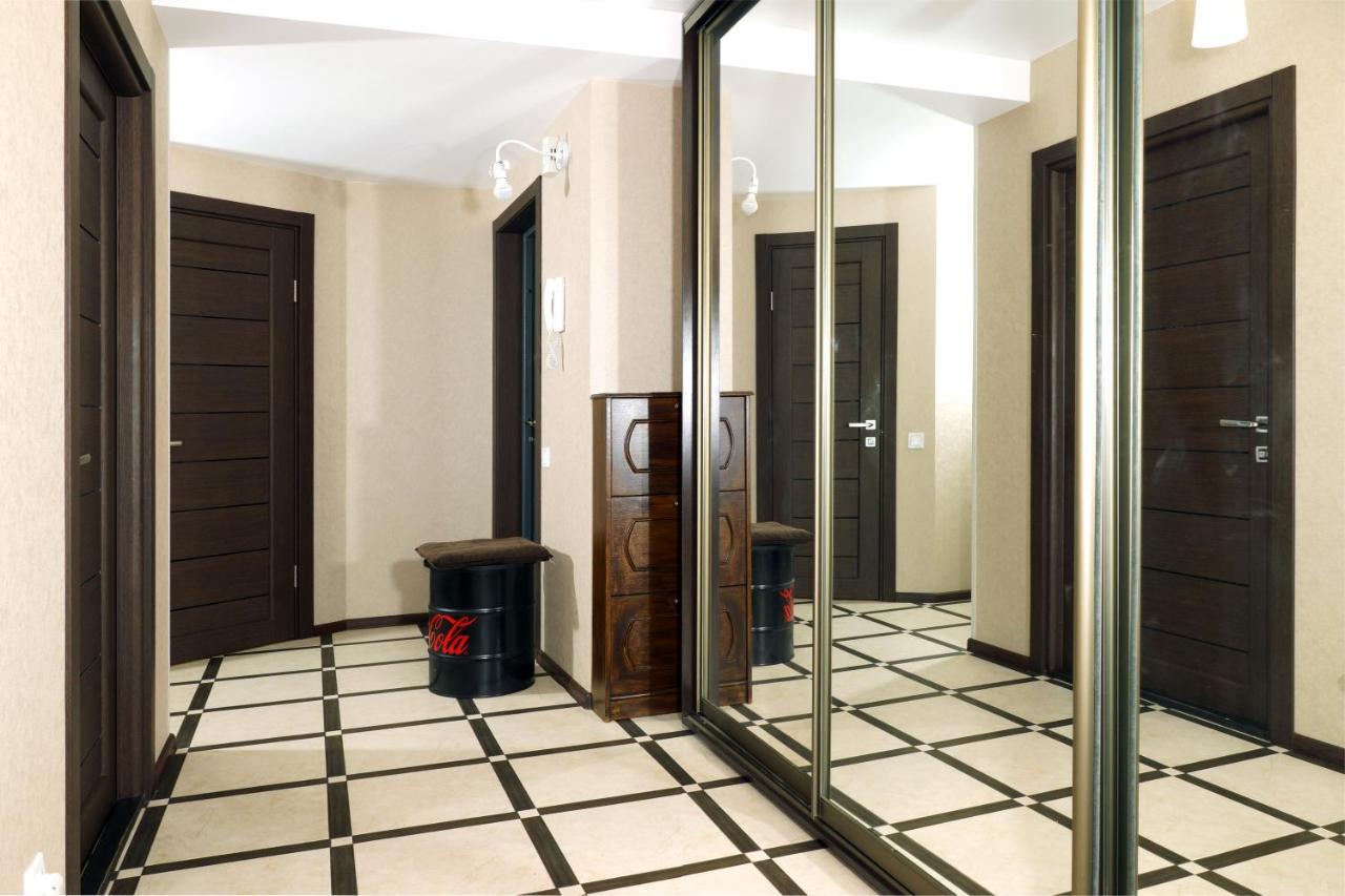 Zaporizhia 2 Rooms Semi-Luxury Apt On 39-H Nezalezhnoi Ukrаiny Street Next To The City Council المظهر الخارجي الصورة